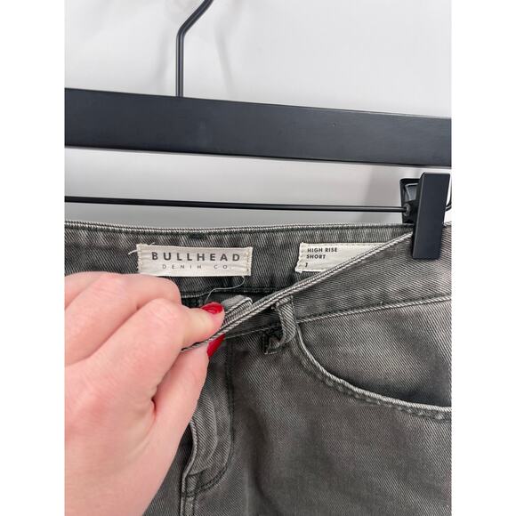 Bullhead Grey Wash Distressed High Rise Short Size 7 - Picture 4 of 5